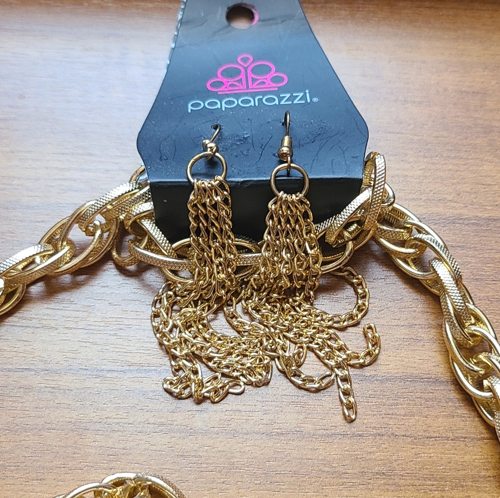 Gold Chain Necklace - Picture 2 of 3